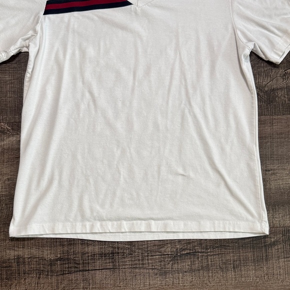 Gucci White T-Shirt with Black and Red Accents - Picture 4 of 11